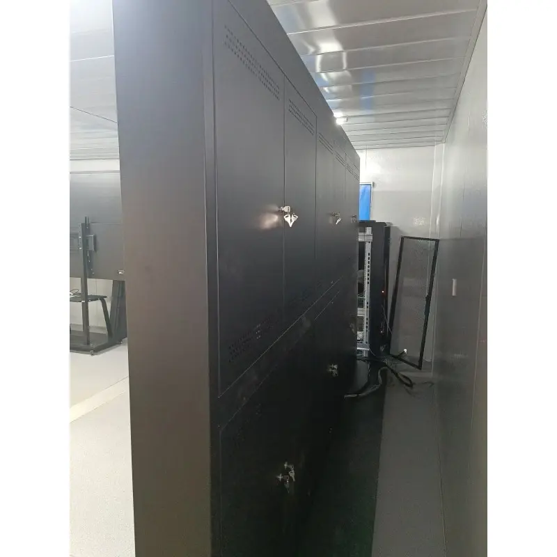 Hoe kan een vloerstandaard met elektronisch LED-scherm en toegangsdeur de installatie van grote schermen verbeteren?