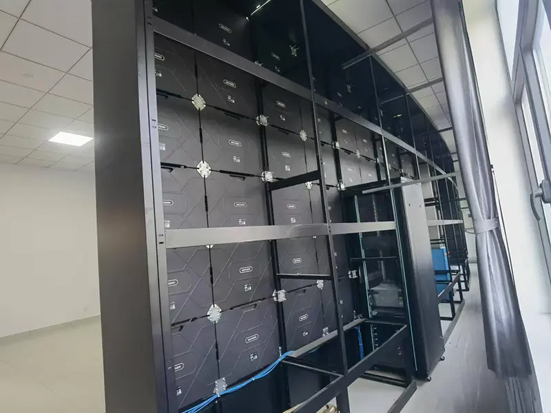 Curved LED Screen Mobile Cabinet